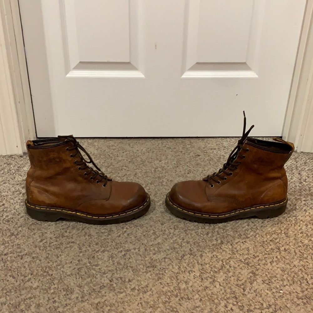 Vtg Dr Martens brown 8 hole lace up bouncing sole boots size 8